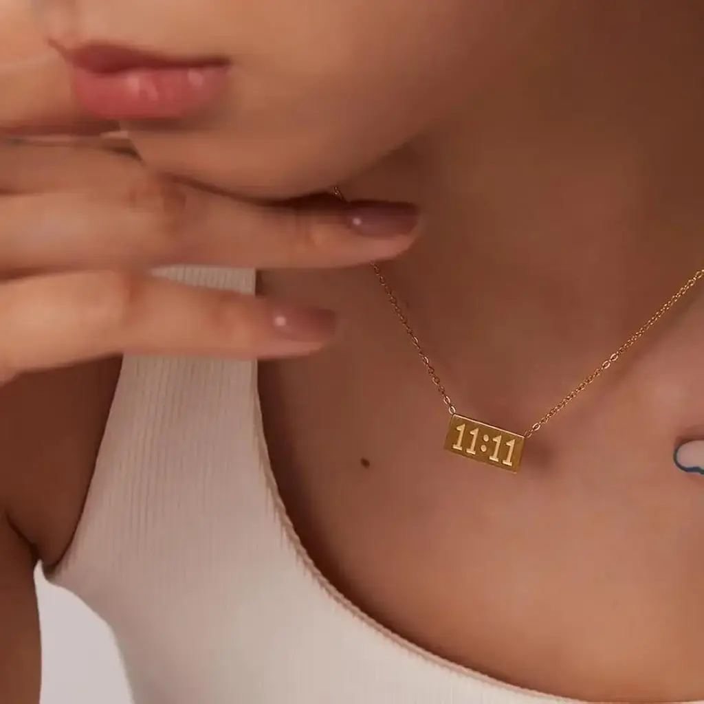 NECKCHAIN 11: 11